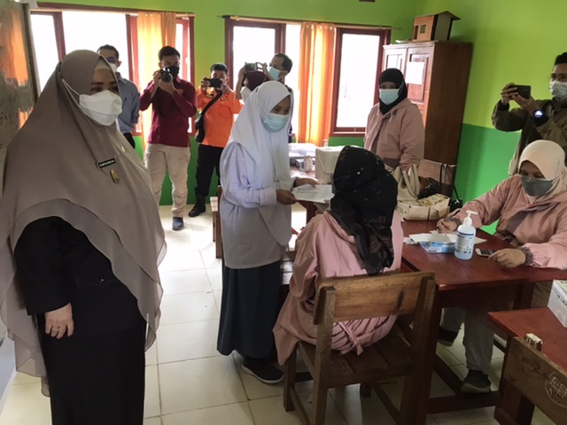 Tinjau Vaksinasi Ponpes & Rumah Ibadah, Wabup Lanjut Virtual Dengan Presiden